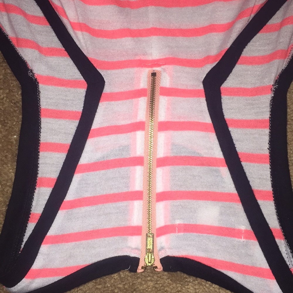 Too big - Picture 3 of 3